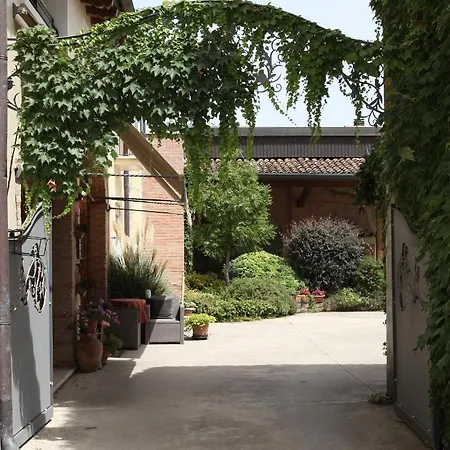 Melo In Fiore Con E Colazioni Nella Zona Del Prosecco Docg Asolo